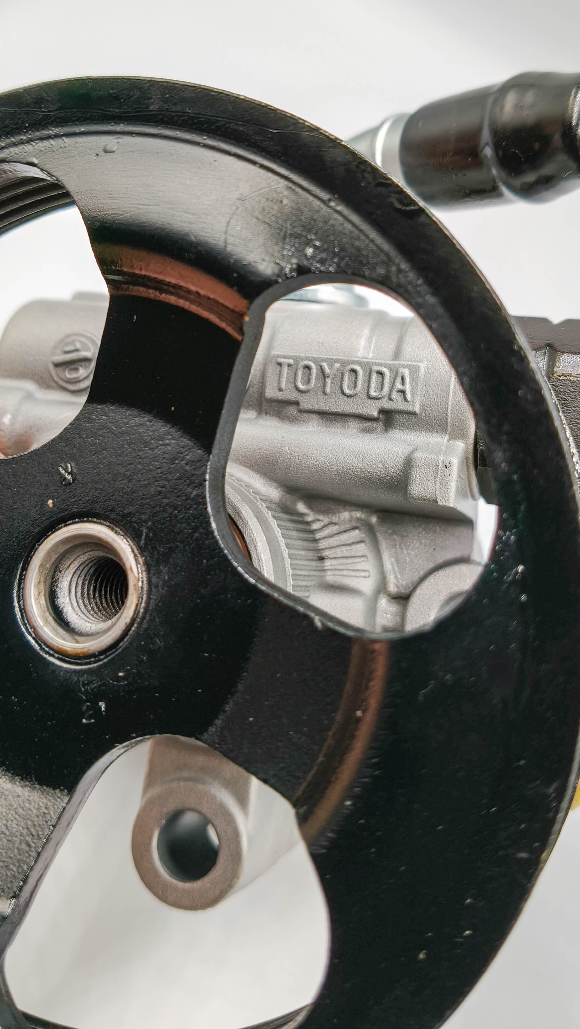 Насос ГУР Toyota 4431012540 Toyota Fielder ZZE121 Allex ZZE124 Axio ZZE121 Runx ZZE124 1ZZ Оригинал!