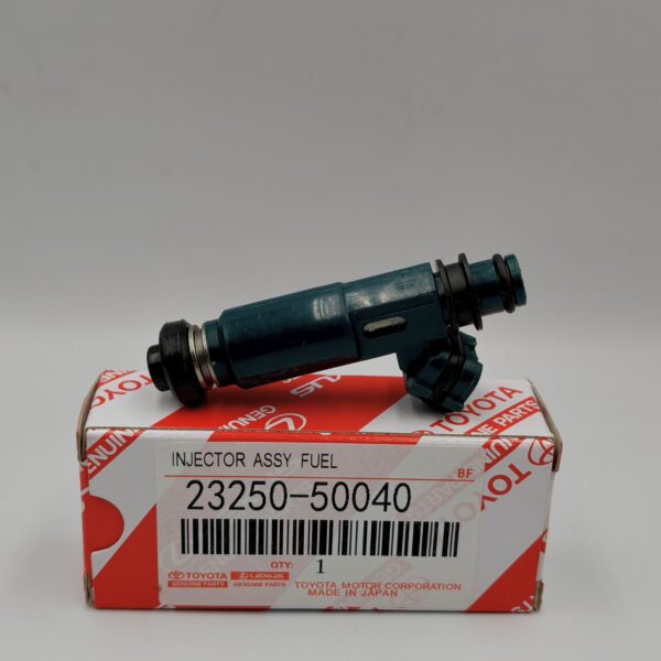 Форсунка топливная Toyota 2325050040 Toyota Land Cruiser UZJ100 Lexus GX470 UZJ120 98-07 восстановл