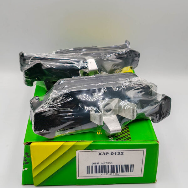 Колодки тормозные передние IXAT X3P0132 Logan 13-, Sandero/Stepway 13- JBP0427