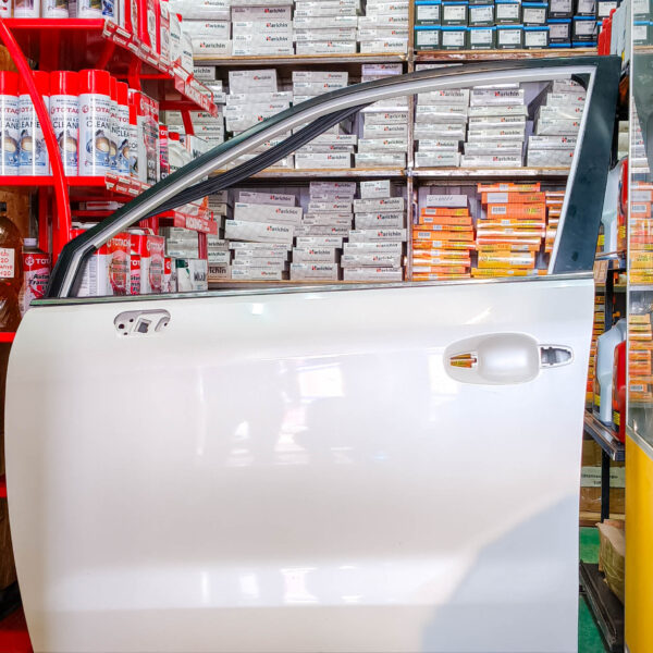 Дверь передняя левая Subaru 60009SG0529P белый 37J б/у!!! Forester SJG FA20E