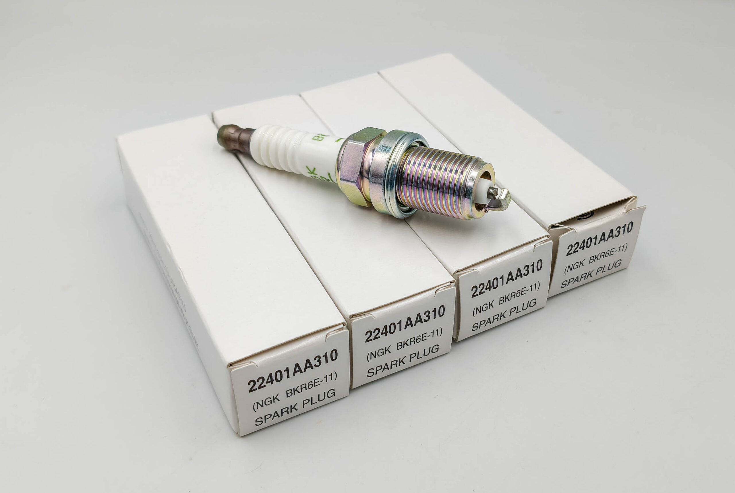 Свеча зажигания Subaru 22401AA310 Subaru Impreza Legacy EJ18E EJ20 EJ20D EJ20E EJ22 EJ151 Свеча зажигания Subaru 22401AA310 Subaru Impreza Legacy EJ18E EJ20 EJ20D EJ20E EJ22 EJ151