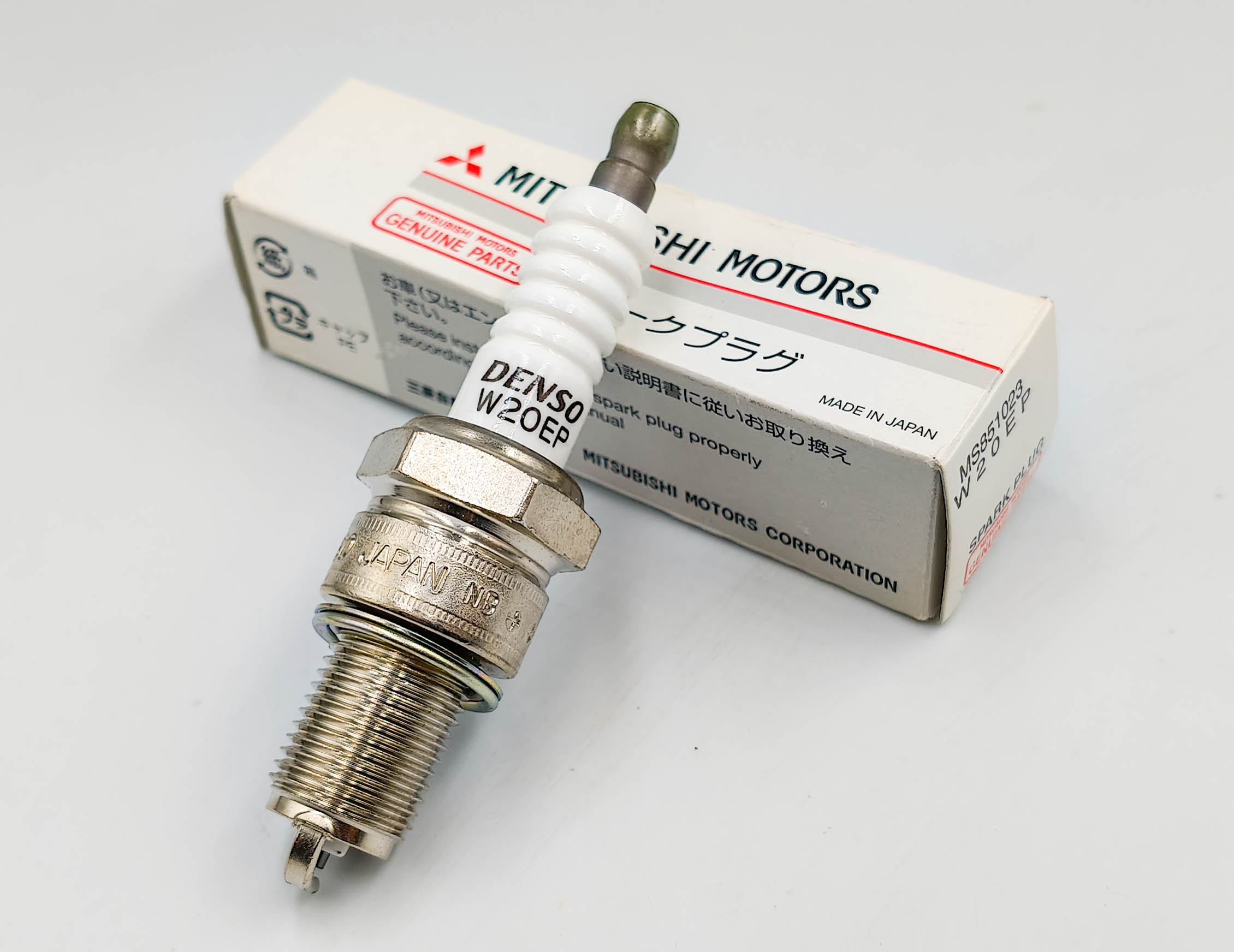 Свеча зажигания Mitsubishi MS851023 Свеча зажигания Mitsubishi MS851023