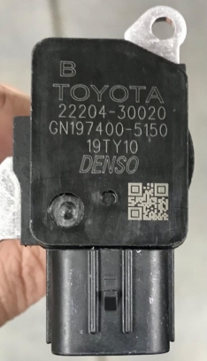 Датчик расхода воздуха Toyota 2220430020 1/2KD-FTV DYNA HILUX PRADO ’09- DMA0106
